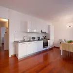 Sunlight - 150m From The - Happy Apartment *