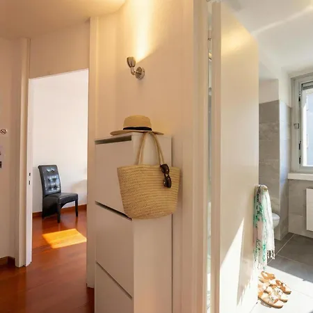 Sunlight - 150m From The - Happy Apartment